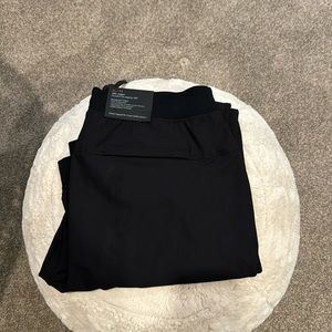 Lululemon ABC jogger sz XL NWT inseam 32